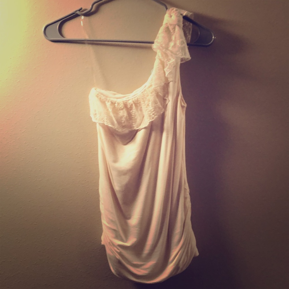 Slim-Fit One Shoulder Blouse